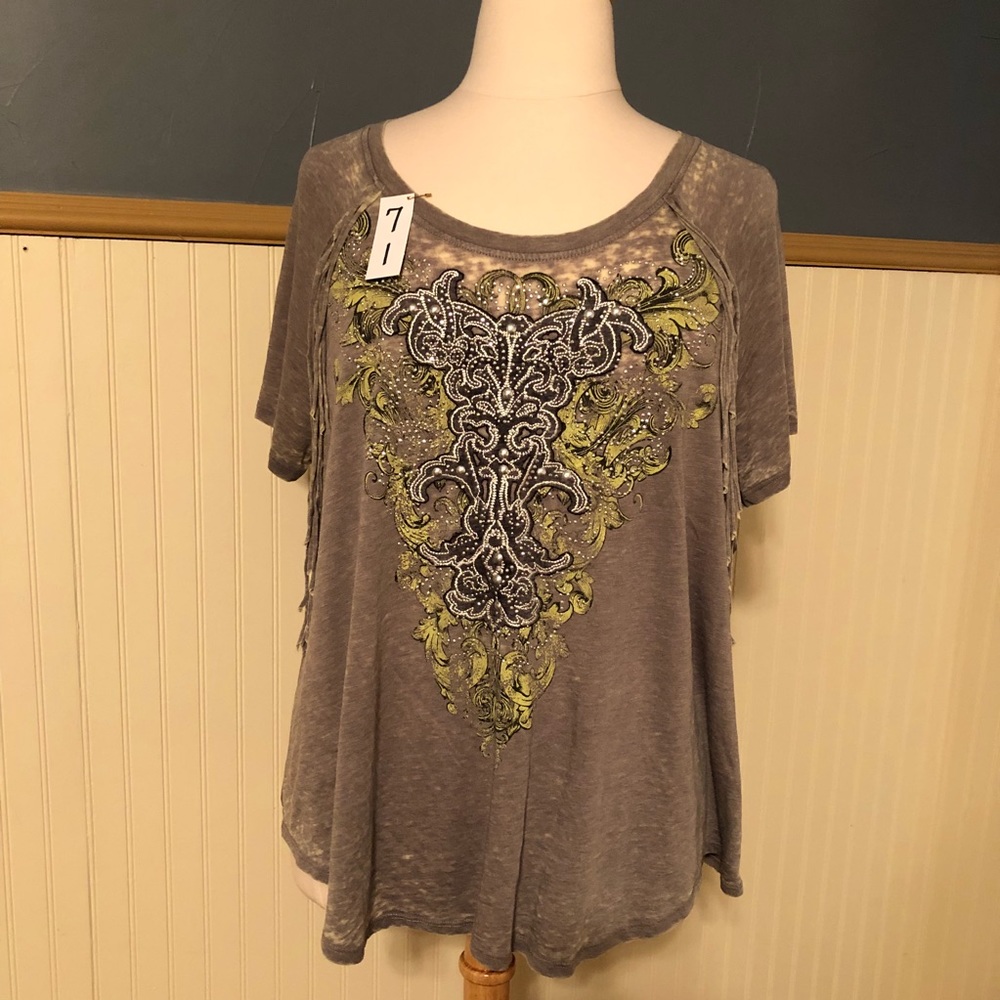 Cato Tee